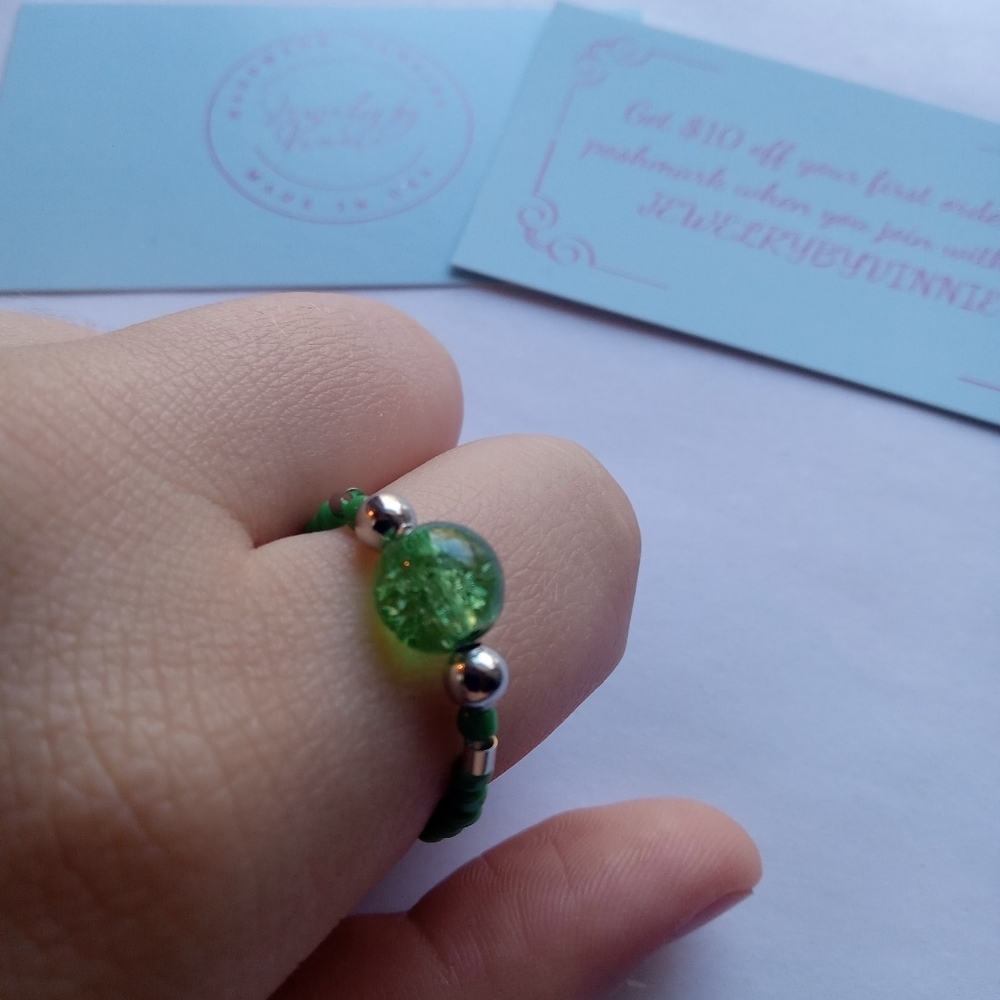 5/$25 Hand Crafted Green Beaded Stretch Ring 7,8,9